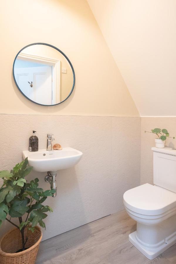 Spacious 3Br Victorian Cheltenham Loft Flat In Cotswolds - Free Parking Apartman Kültér fotó